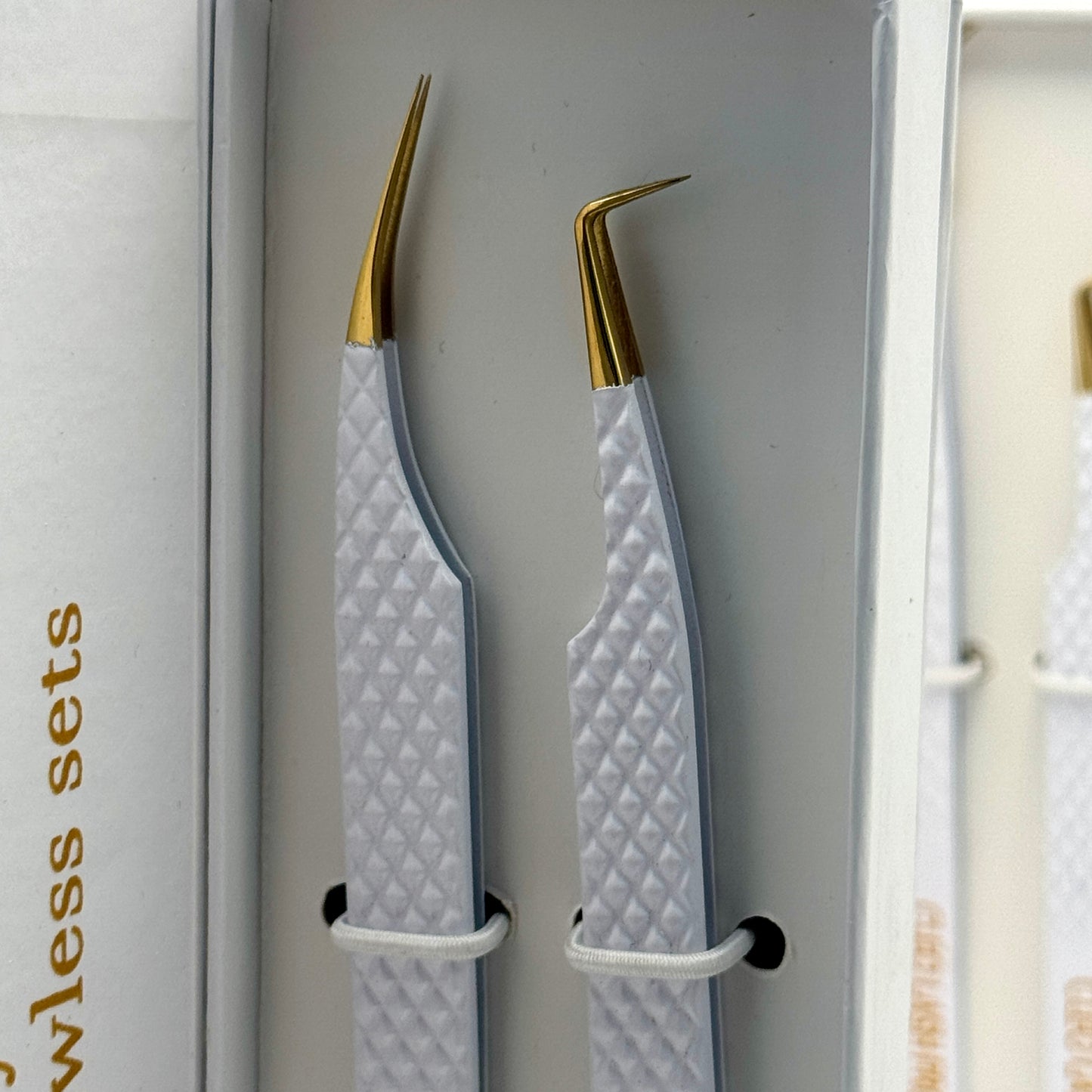 Winter Luxe Tweezers✨