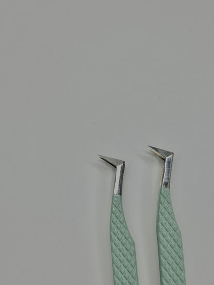 CBB Signature Volume Tweezers